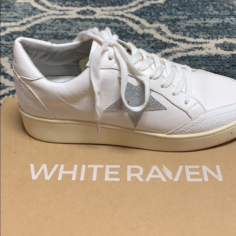 White Raven Sneaker